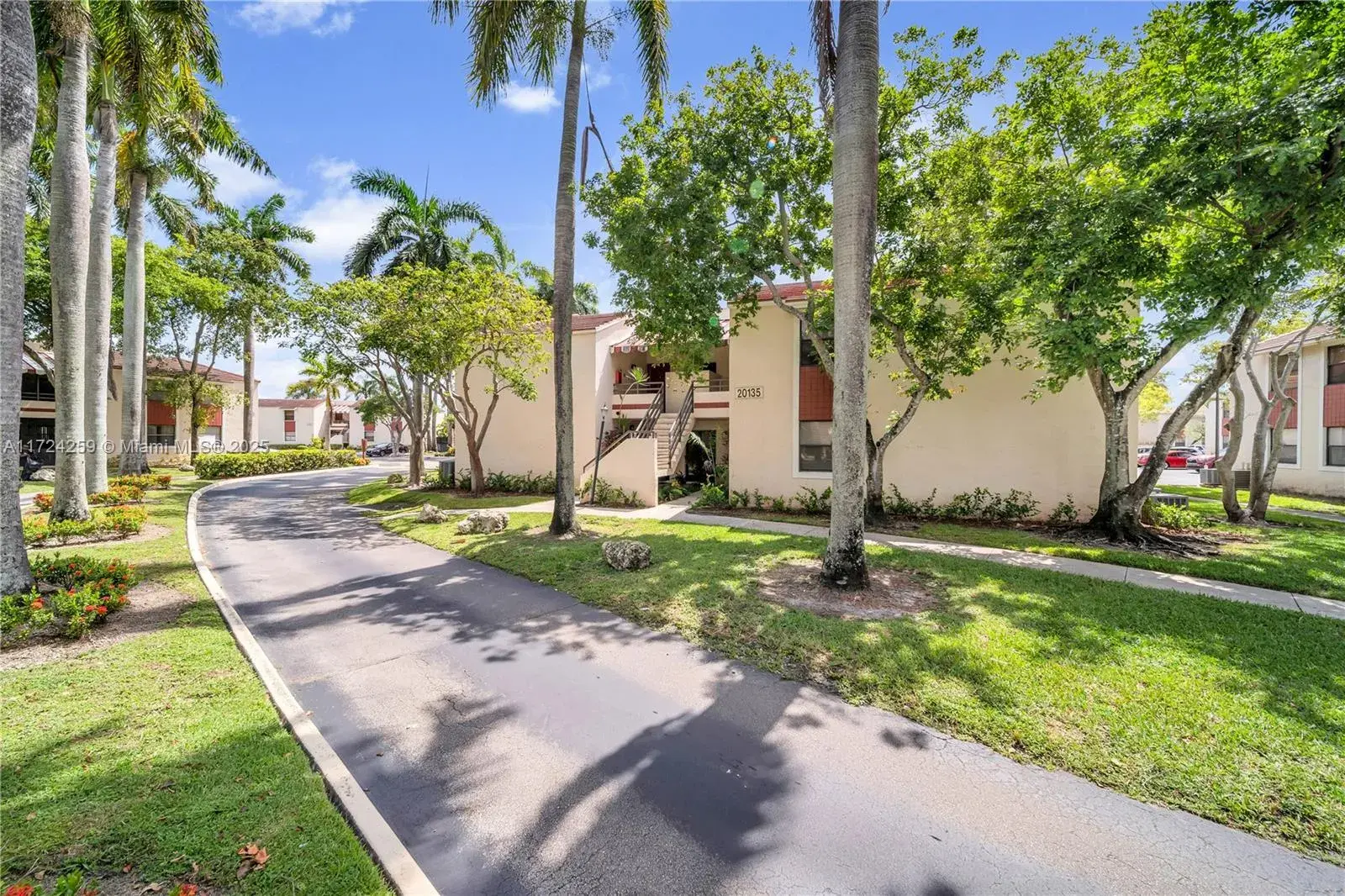 20135 NE 3rd Ct # 1, Miami FL 33179