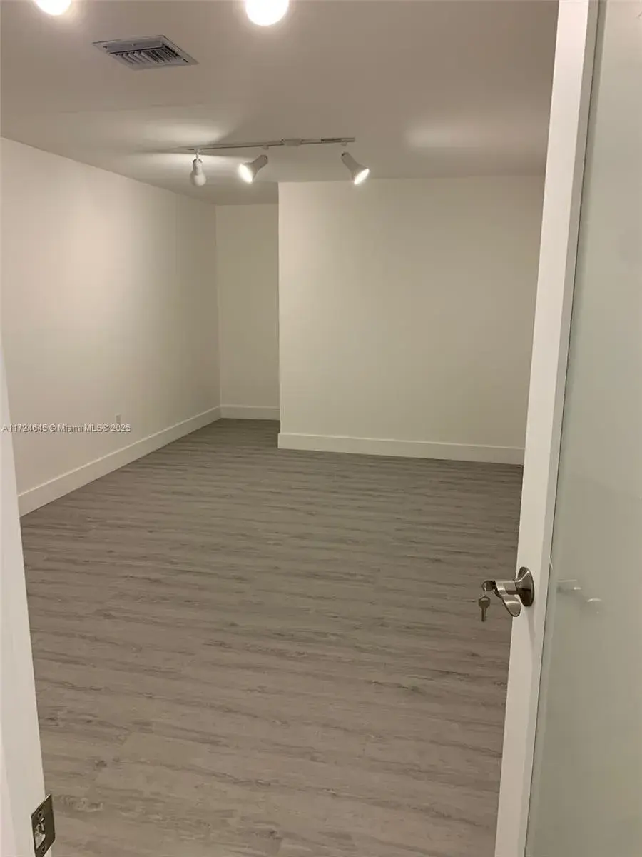 638 NW 62nd St, Miami FL 33150