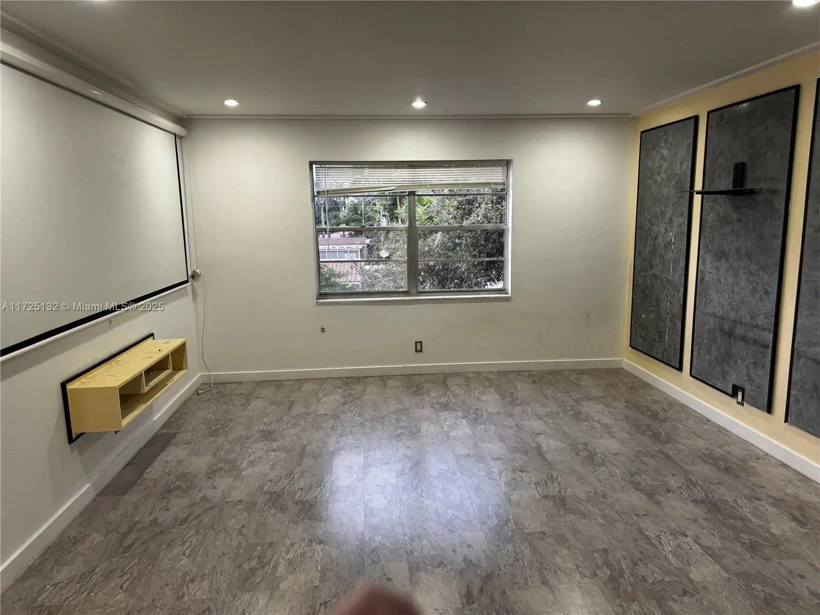 1300 Moffett St # 305, Hallandale Beach FL 33009