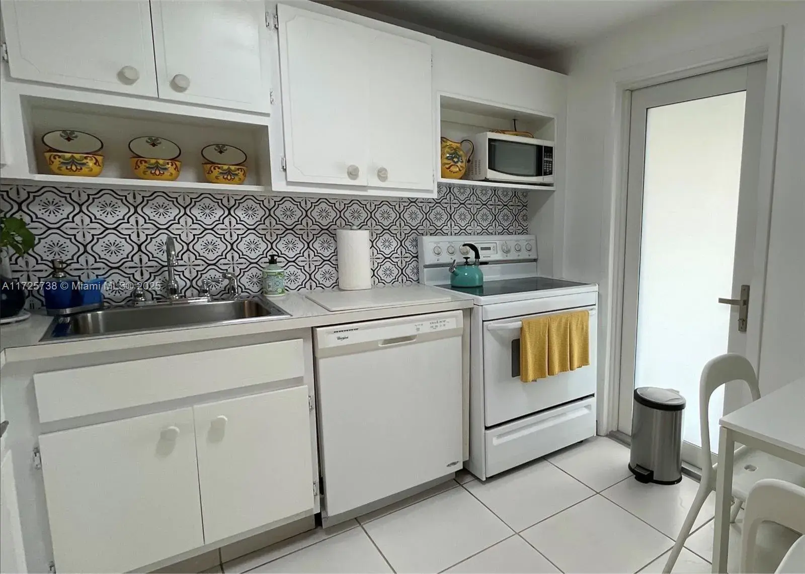 950 Hillcrest Dr # 211, Hollywood FL 33021