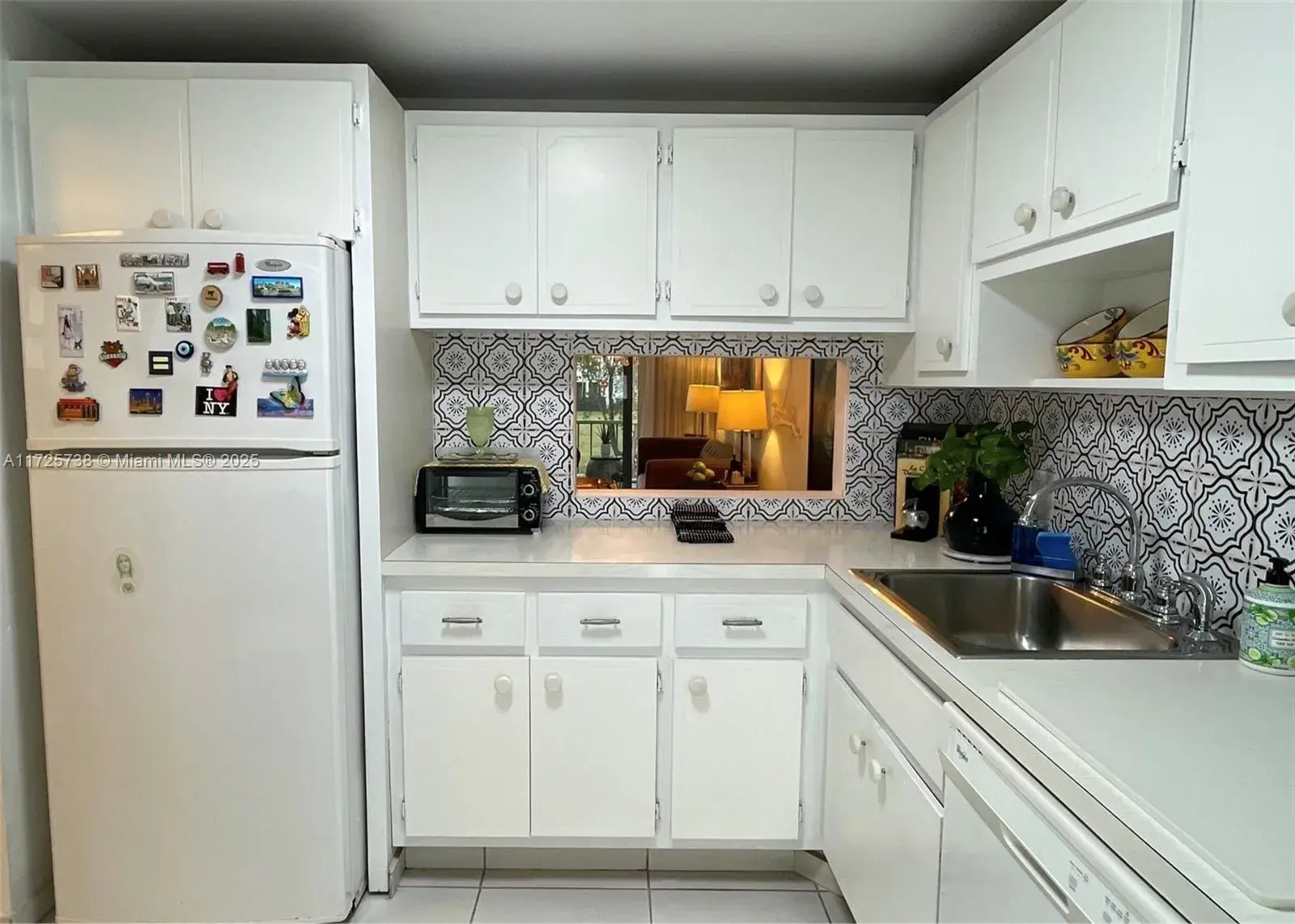 950 Hillcrest Dr # 211, Hollywood FL 33021