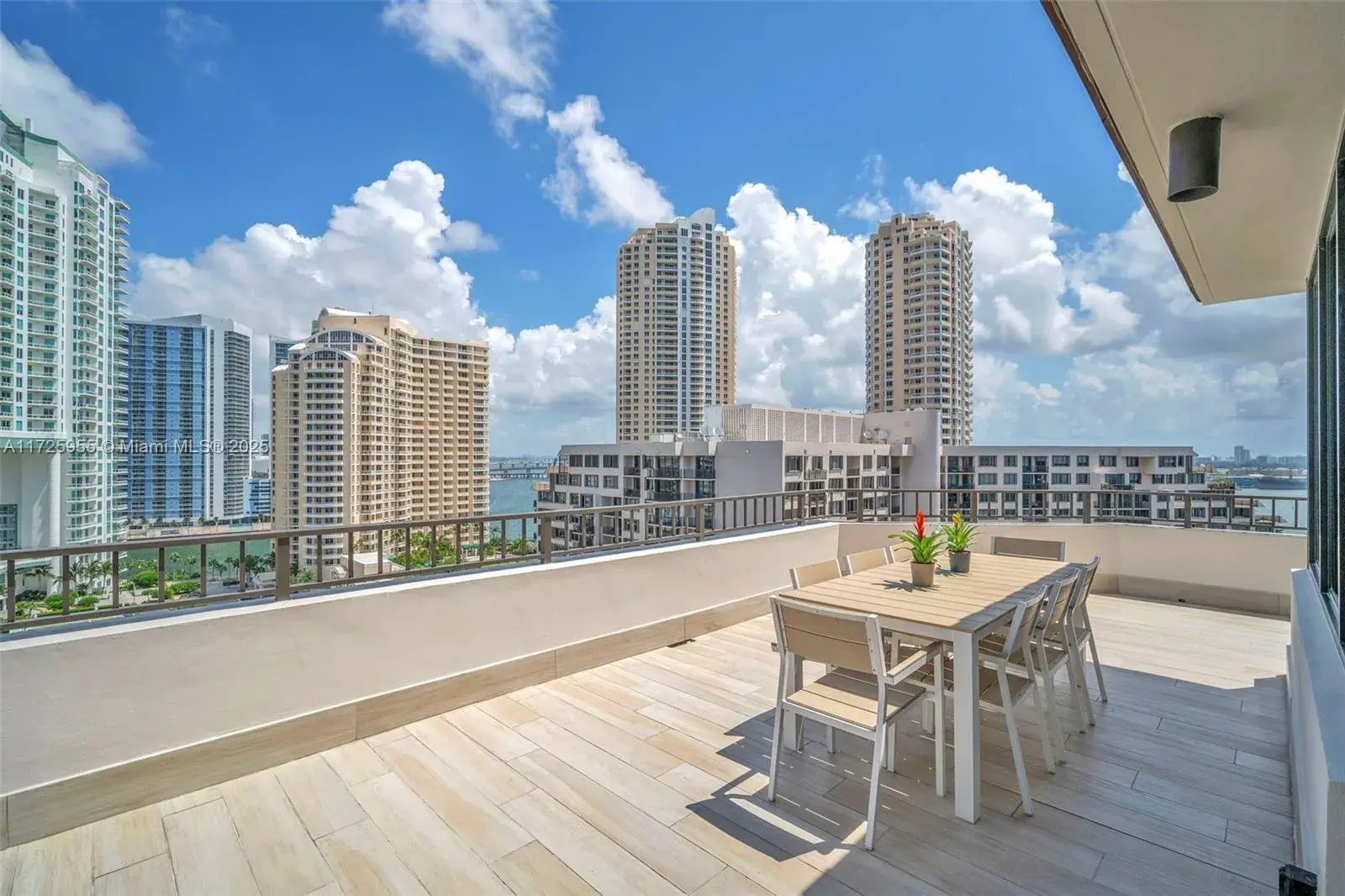 520 Brickell Key Dr # A1816, Miami FL 33131