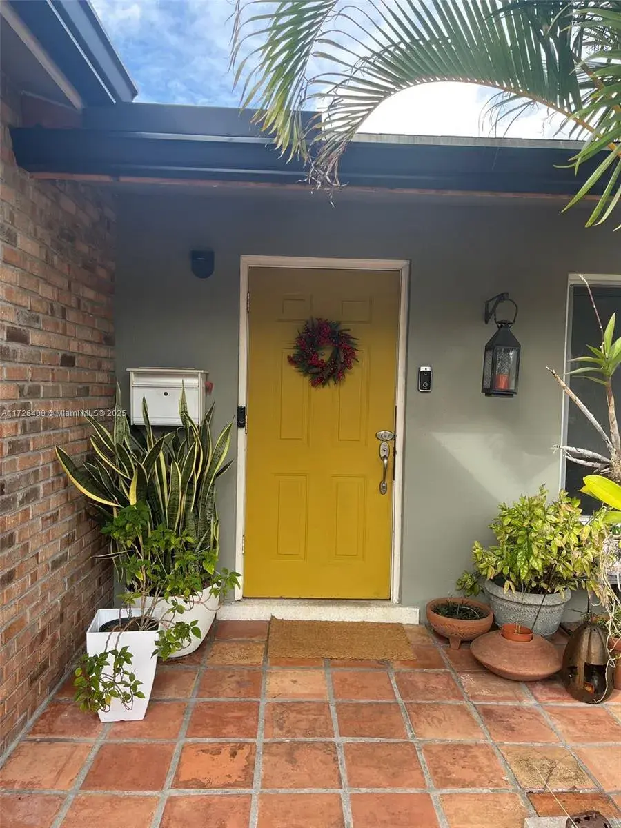 3 bedroom 2 bath Residential for sale at 4509 W Park Rd, Hollywood FL 33021