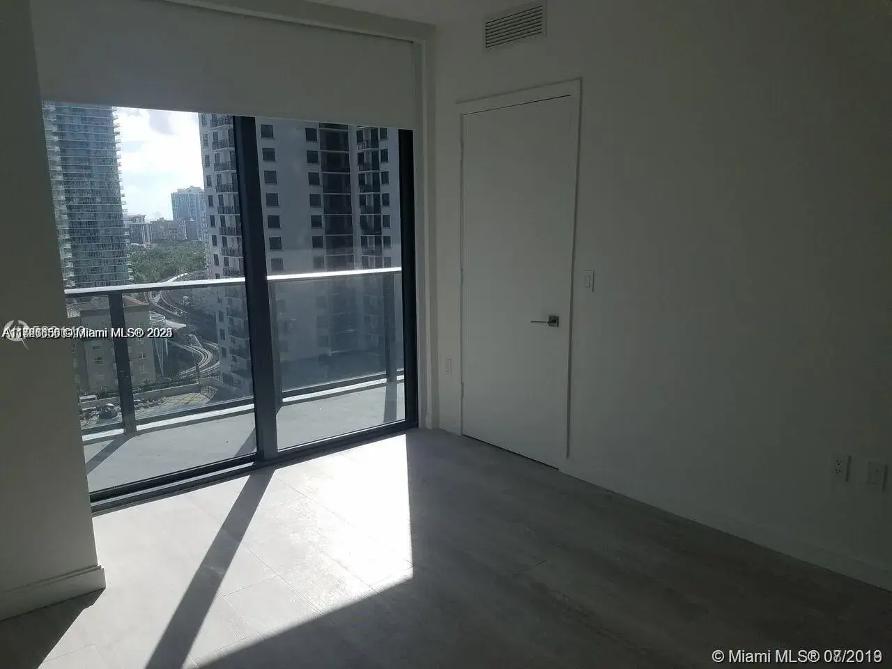 55 SW 9th St # 1805, Miami FL 33130