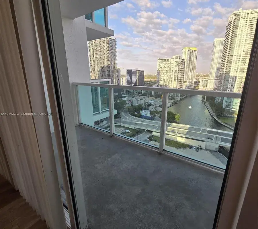 31 SE 5th St # 2409, Miami FL 33131