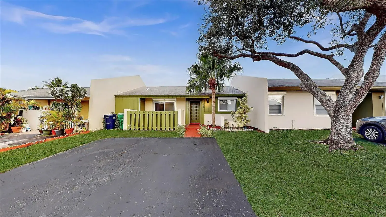 2 bedroom 2 bath Residential for sale at 11937 SW 122nd Pl, Miami FL 33186