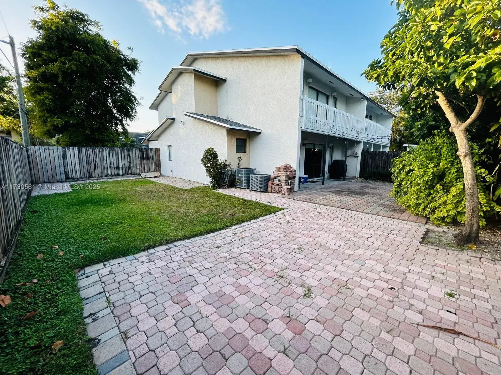 2821 N 38th Ave, Hollywood FL 33021