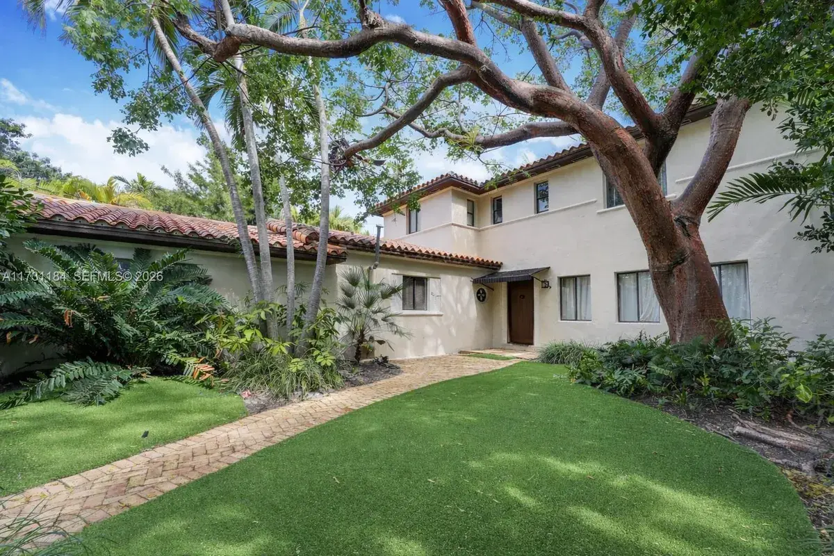 6121 La Gorce Dr, Miami Beach FL 33140