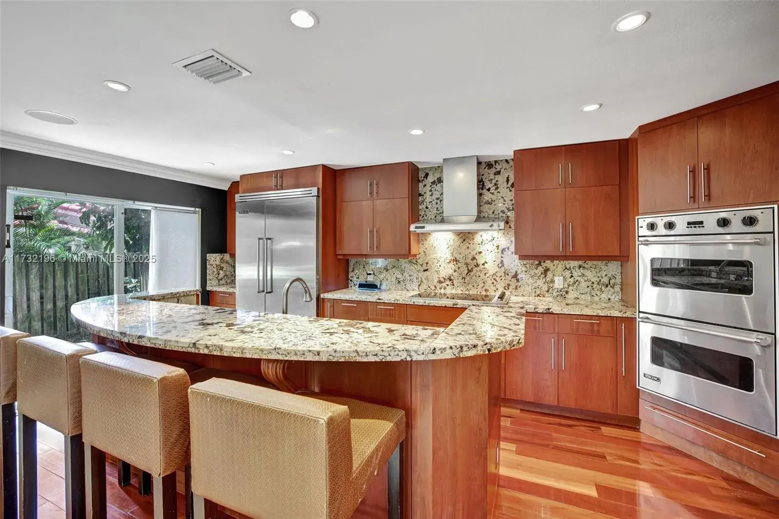 3 bedroom 2 bath for sale at 330 SW 2nd Ave # 8, Hallandale Beach FL 33009