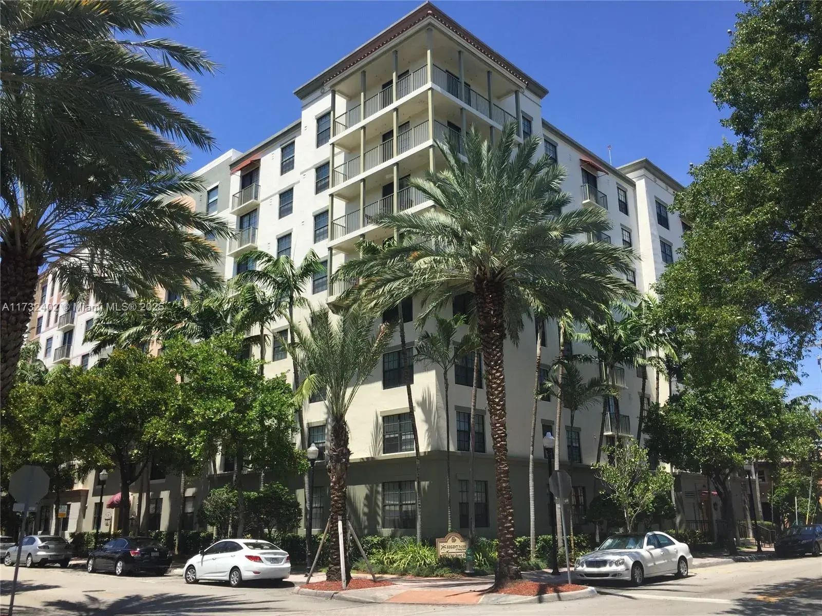2 bedroom 2 bath Residential for sale at 1919 Van Buren St # 104A, Hollywood FL 33020