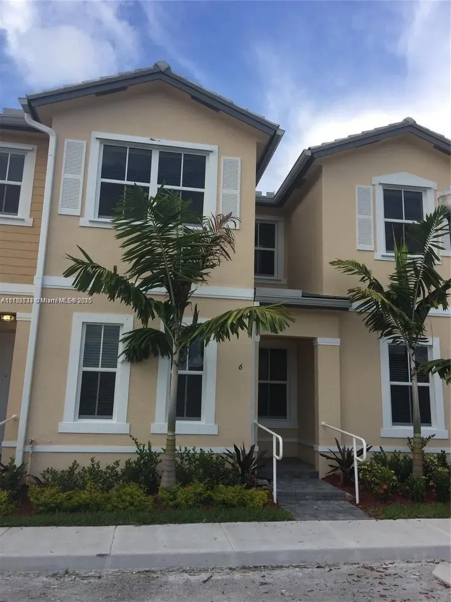 3 bedroom 2 bath for sale at 2819 SE 1st Dr # 6, Homestead FL 33033