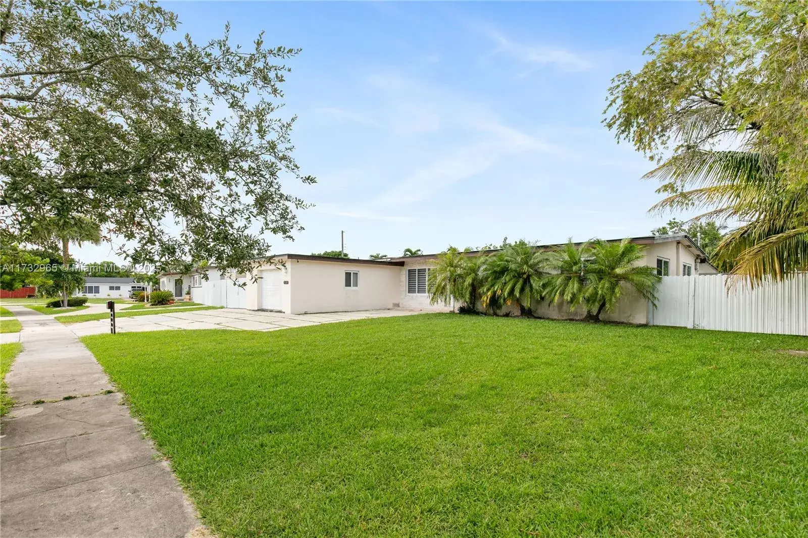 9485 Thanksgiving Dr, Cutler Bay FL 33157