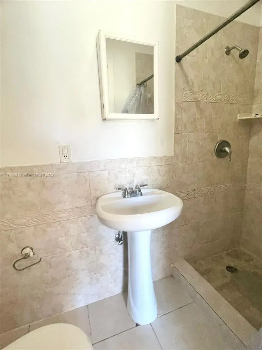 1601 NE 175 ST # 2, North Miami Beach FL 33162