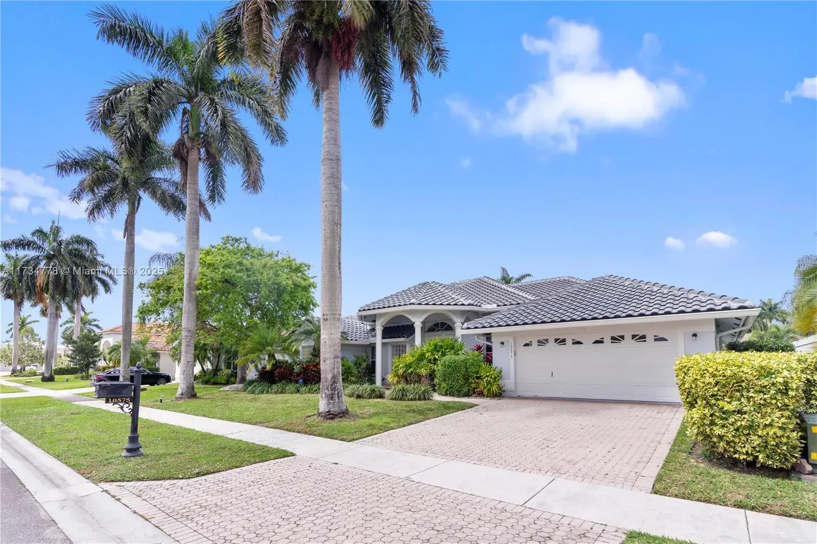 10575 E Key Dr, Boca Raton FL 33498