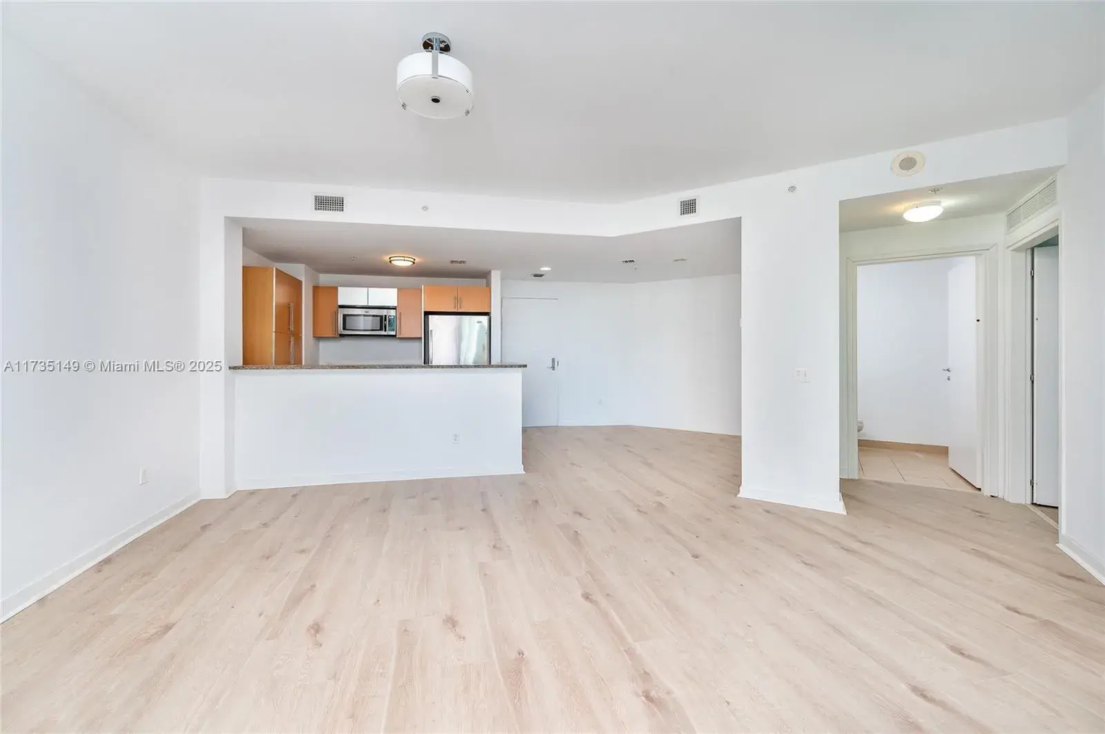 1 bedroom 1 bath Residential for sale at 300 S Biscayne Blvd # 1905, Miami FL 33131
