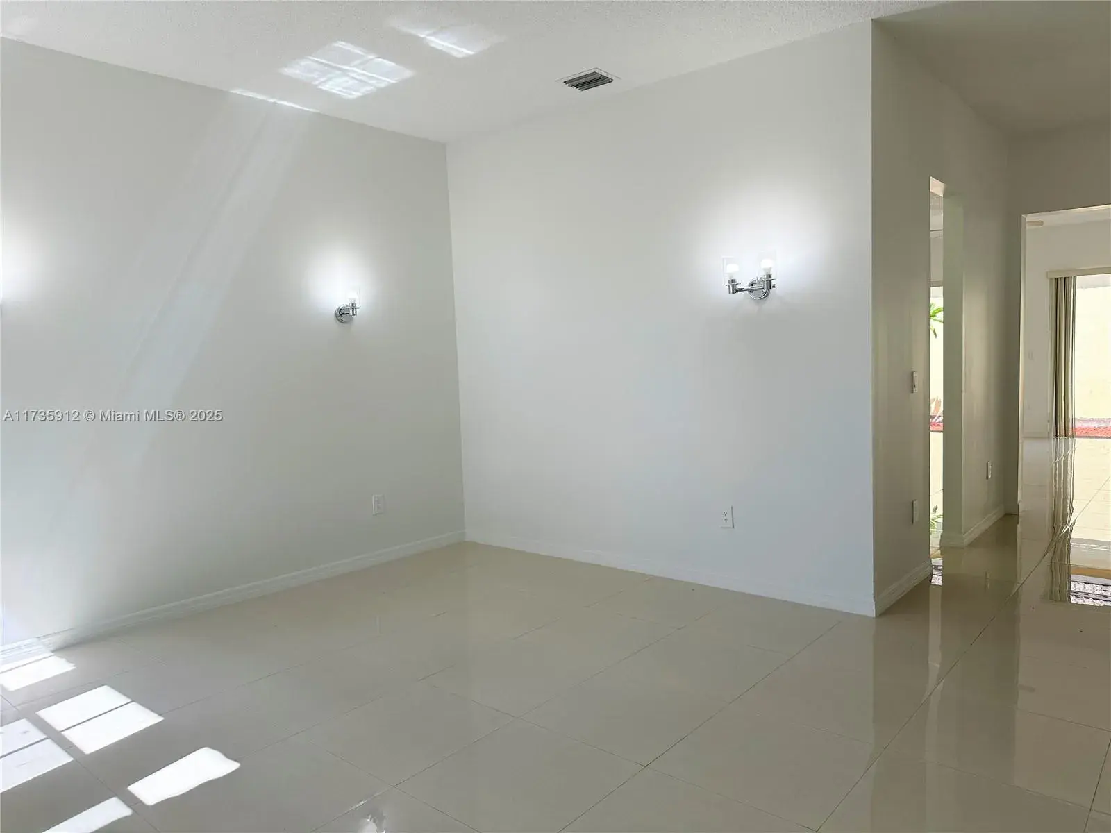 16215 SW 83rd Ln, Miami FL 33193