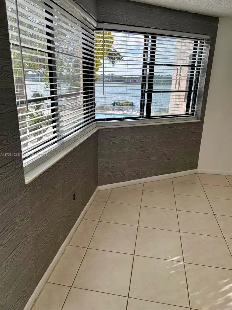 20840 San Simeon Way # 304, Miami FL 33179