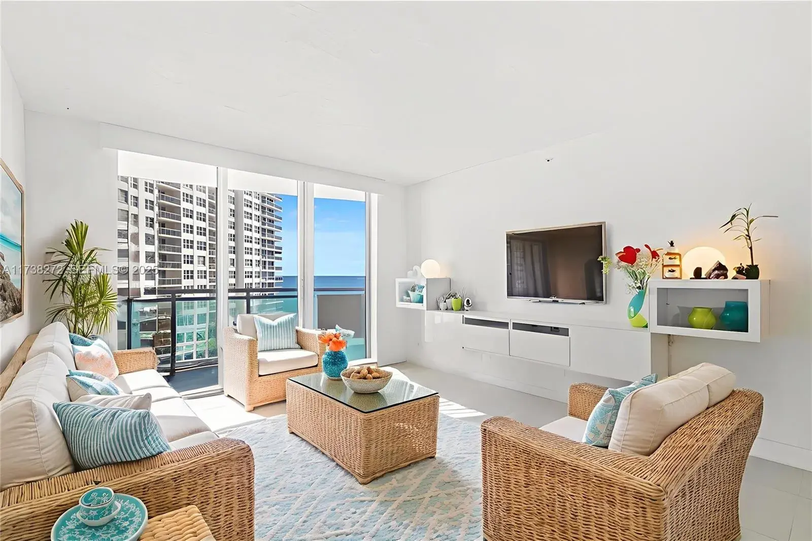 1 bedroom 1 bath Residential for sale at 3001 S Ocean Dr # 647, Hollywood FL 33019
