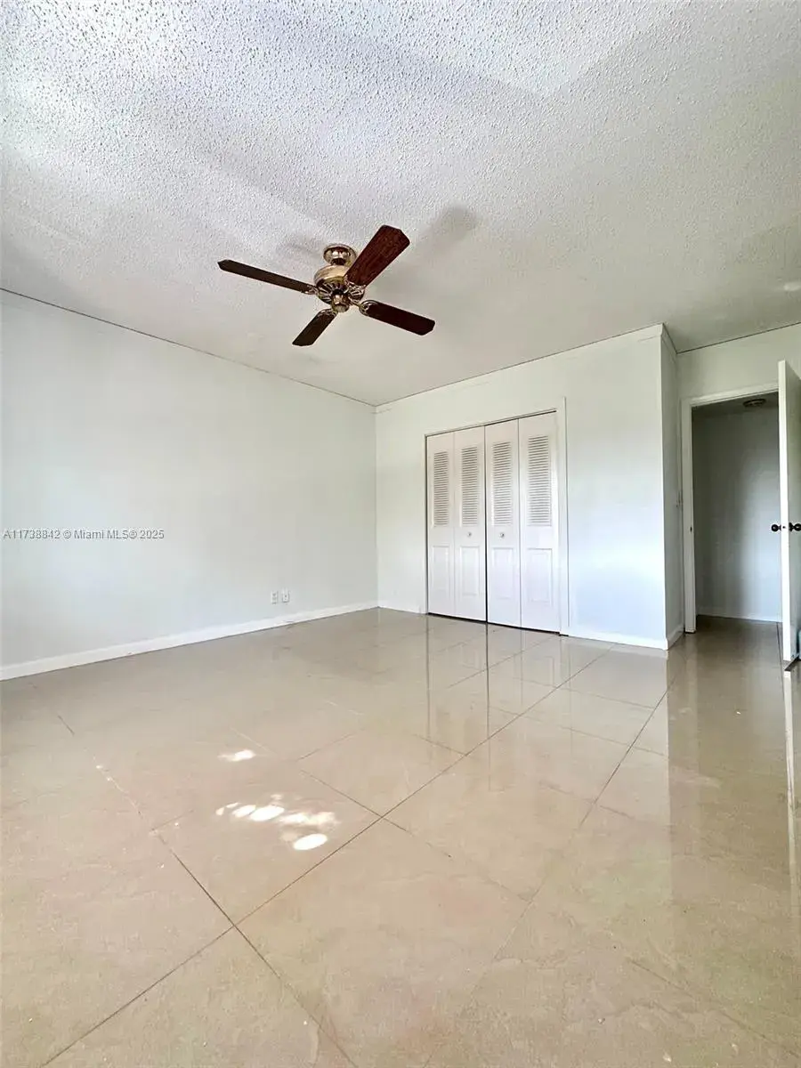 2700 Riverside Dr # 308B, Coral Springs FL 33065