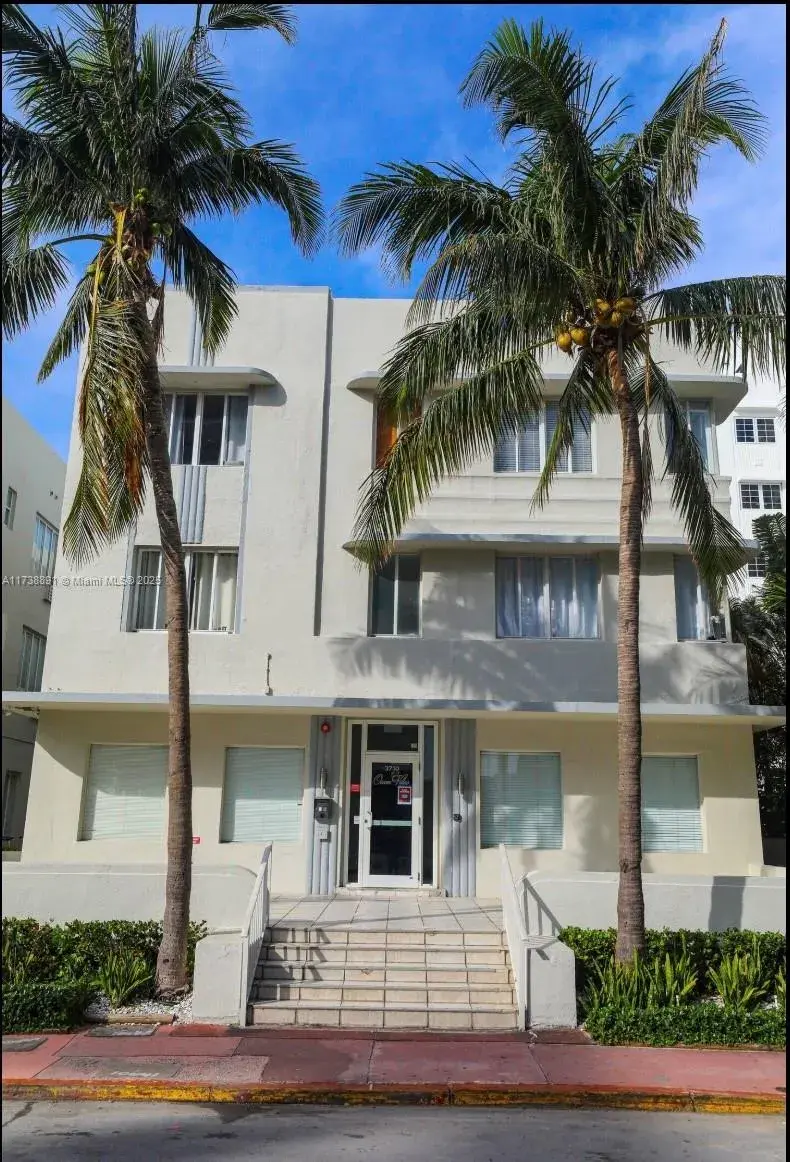 1 bath Residential for sale at 3710 Collins Ave # 206, Miami Beach FL 33140