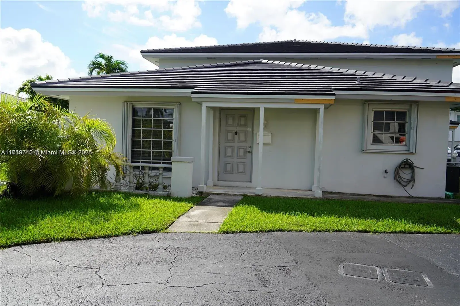 2 bedroom 1 bath Residential Lease for rent at 8050 Camino Ct # 7, Miami FL 33143