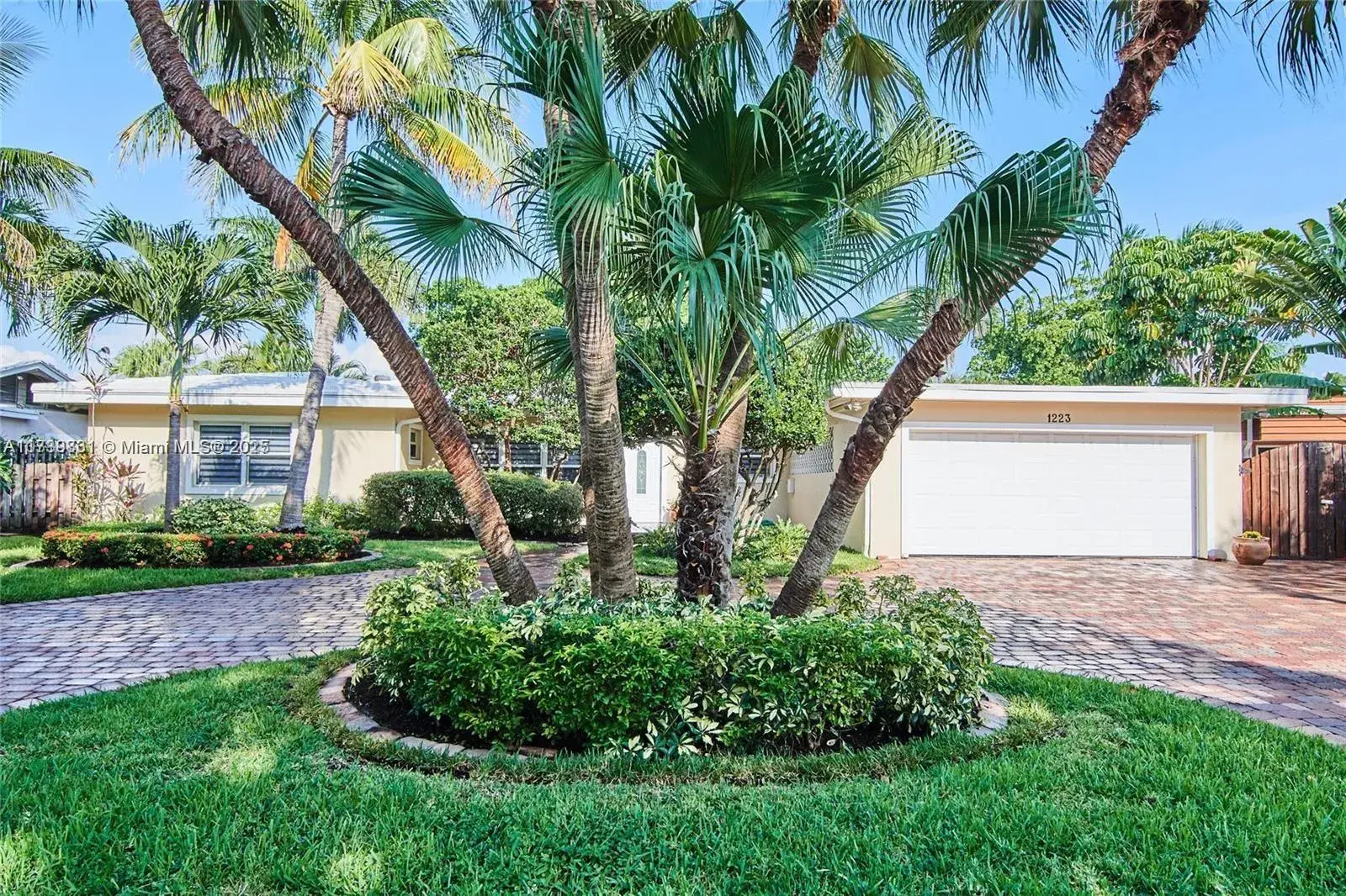 1223 Seminole Dr, Fort Lauderdale FL 33304
