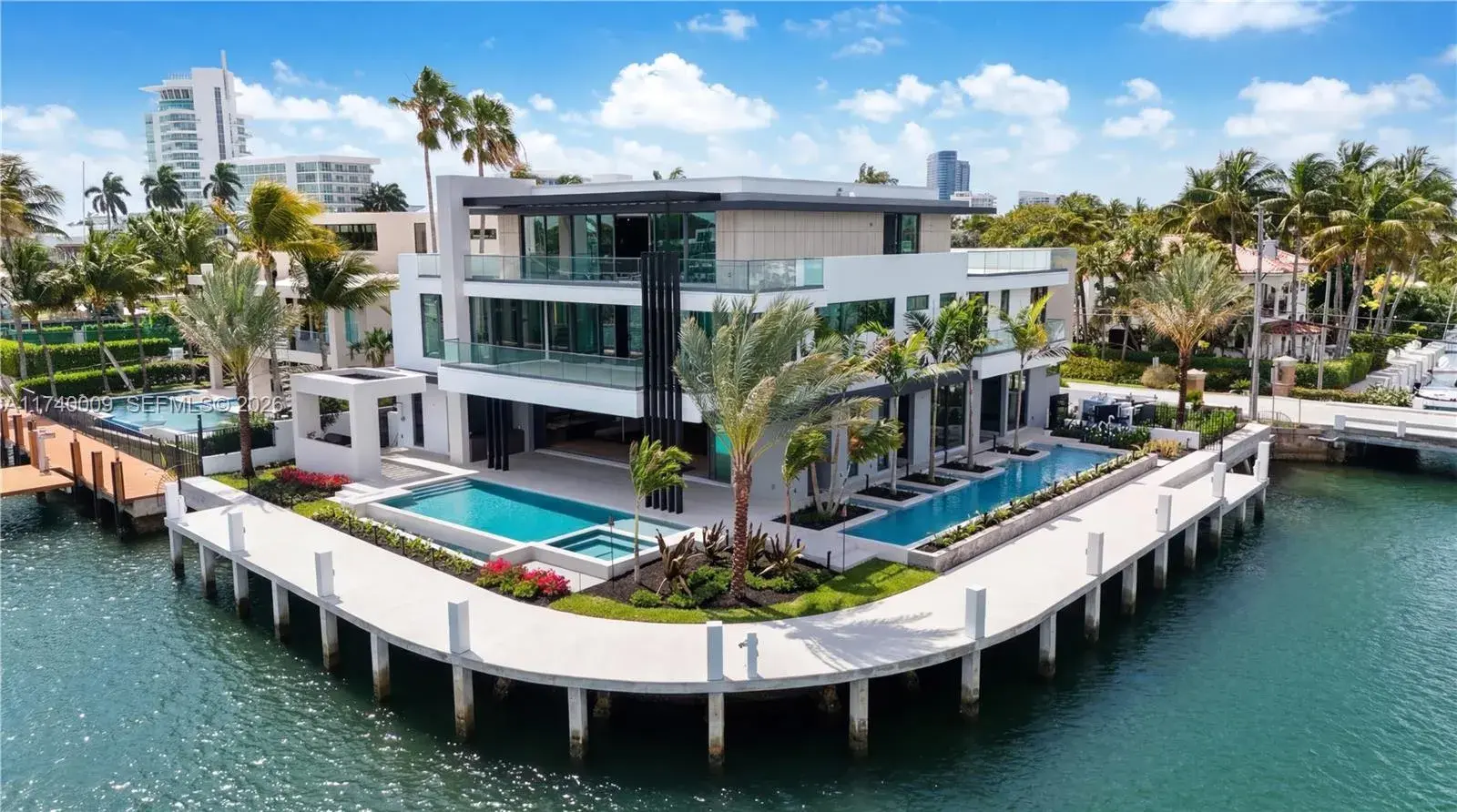 7 bedroom 10 bath Residential for sale at 1400 W Lake Dr, Fort Lauderdale FL 33316
