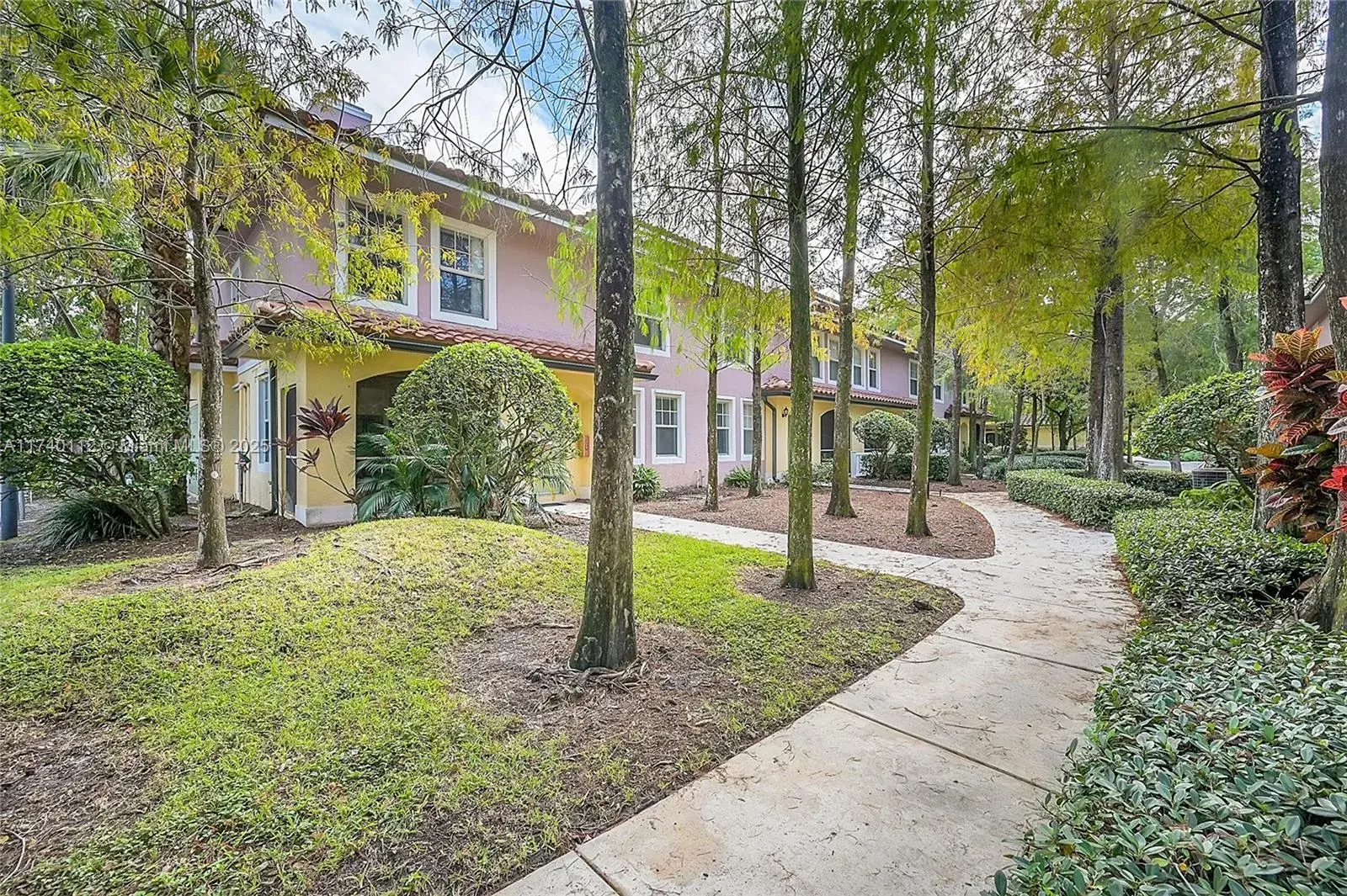 2 bedroom 2 bath Residential for sale at 6452 W Sample Rd # 6452, Coral Springs FL 33067