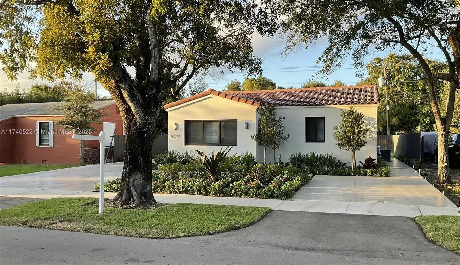 2 bedroom 1 bath Residential Lease for rent at 5271 SW 5th St, Miami FL 33134