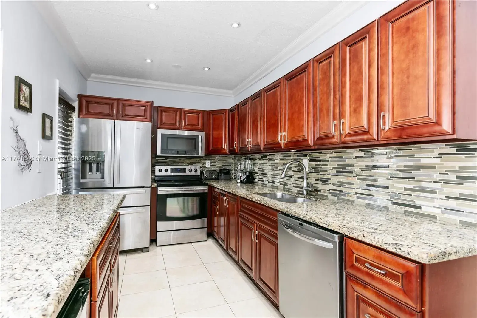 1 bedroom 1 bath Residential for sale at 3131 S Ocean Dr # 211, Hallandale Beach FL 33009
