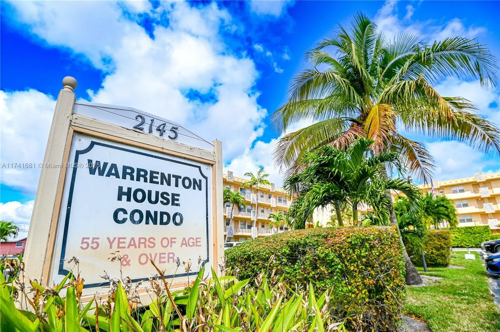 1 bedroom 1 bath Residential for sale at 2145 Pierce St # 102, Hollywood FL 33020