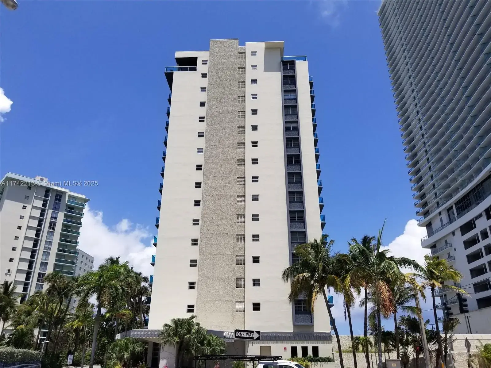 4001 S Ocean Dr # 4H, Hallandale Beach FL 33019