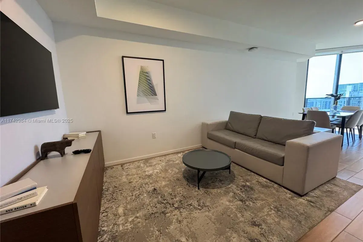 398 NE 5th St # 4614, Miami FL 33132