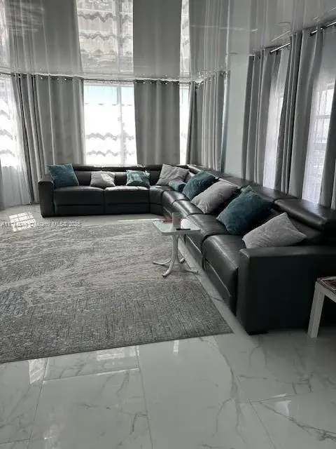 1980 S Ocean Dr # 15Q, Hallandale Beach FL 33009