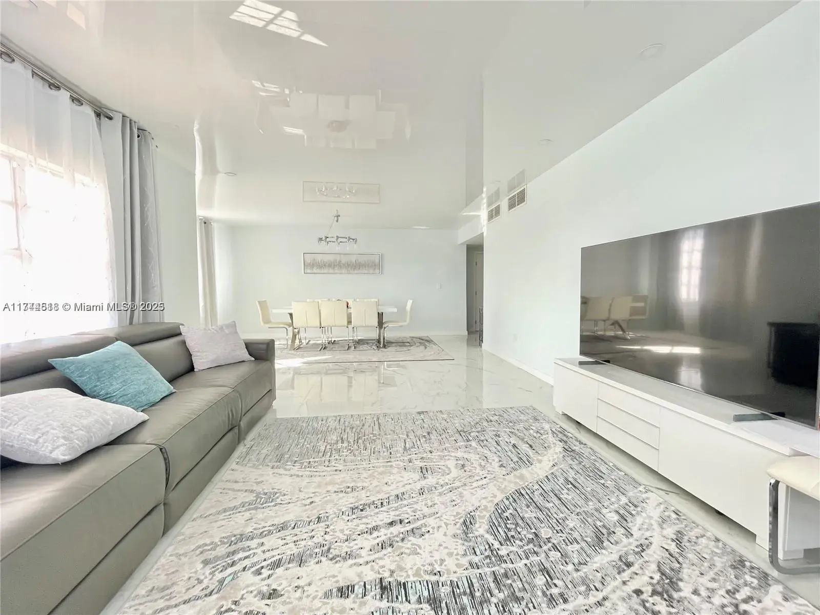 1980 S Ocean Dr # 15Q, Hallandale Beach FL 33009