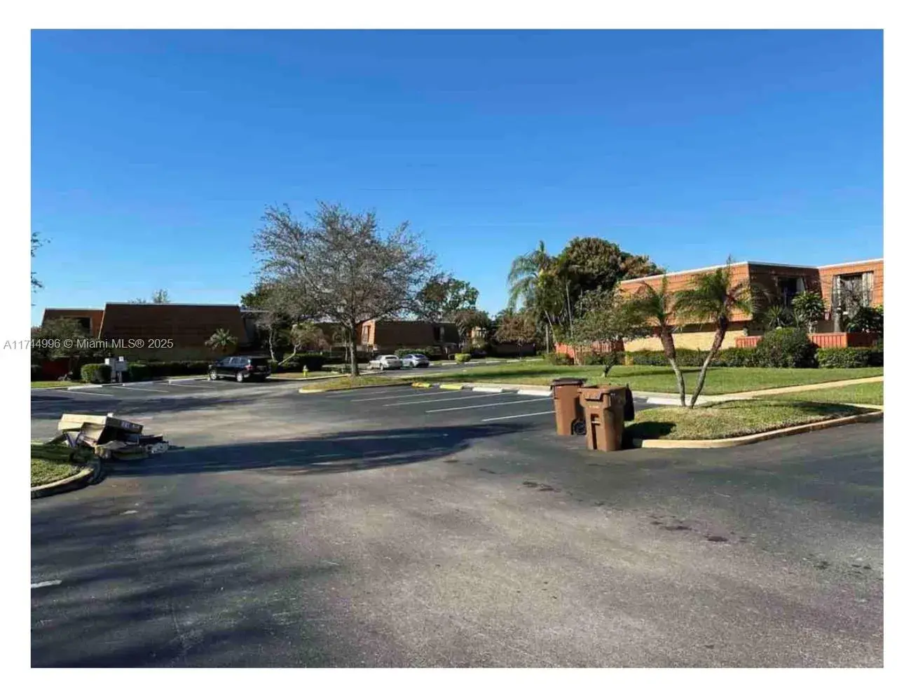 2 bedroom 2 bath Residential for sale at 2832 SW 12th St # 2832, Deerfield Beach FL 33442