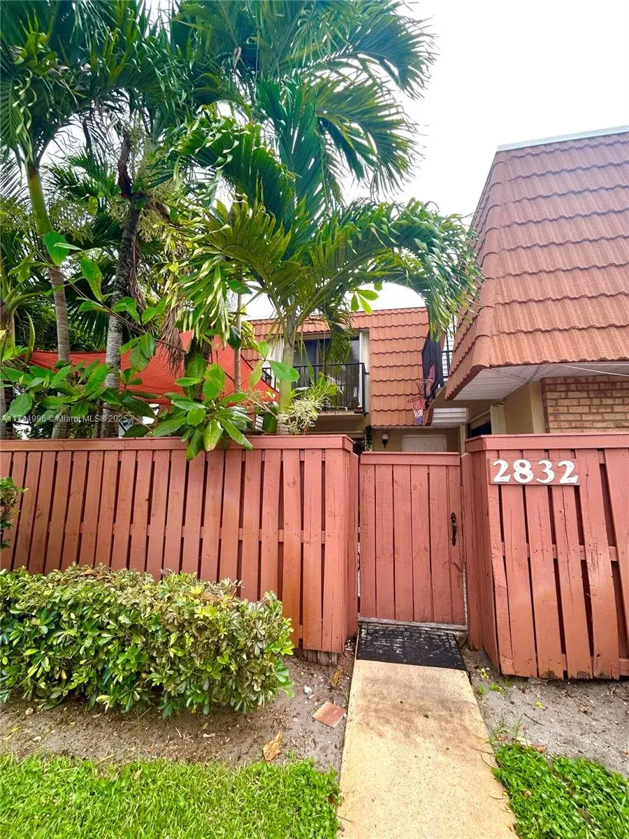 2832 SW 12th St # 2832, Deerfield Beach FL 33442