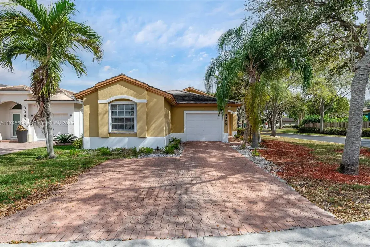 3025 NW 99th Pl, Doral FL 33172