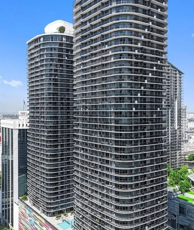 45 SW 9th St # 3306, Miami FL 33130