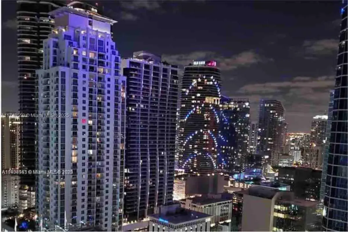 3 bedroom 2 bath Residential for sale at 1200 Brickell Bay Dr # 3924, Miami FL 33131