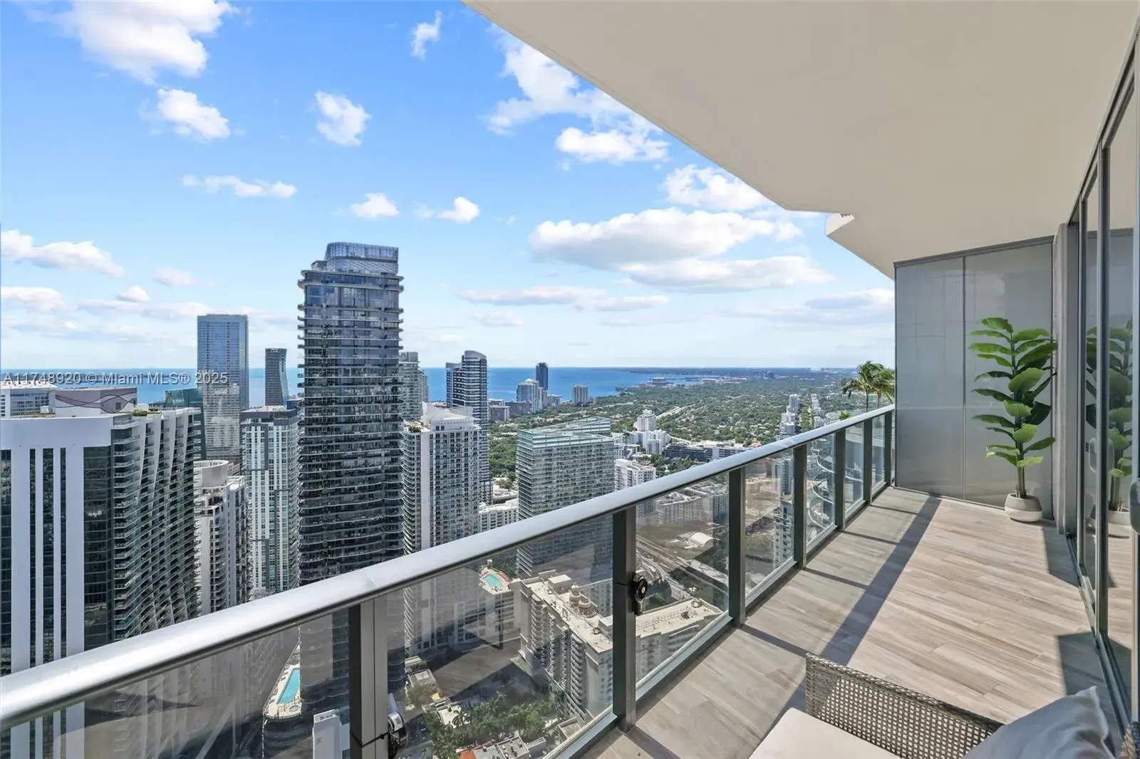 1 bedroom 2 bath Residential for sale at 801 S Miami Ave # 5403, Miami FL 33131