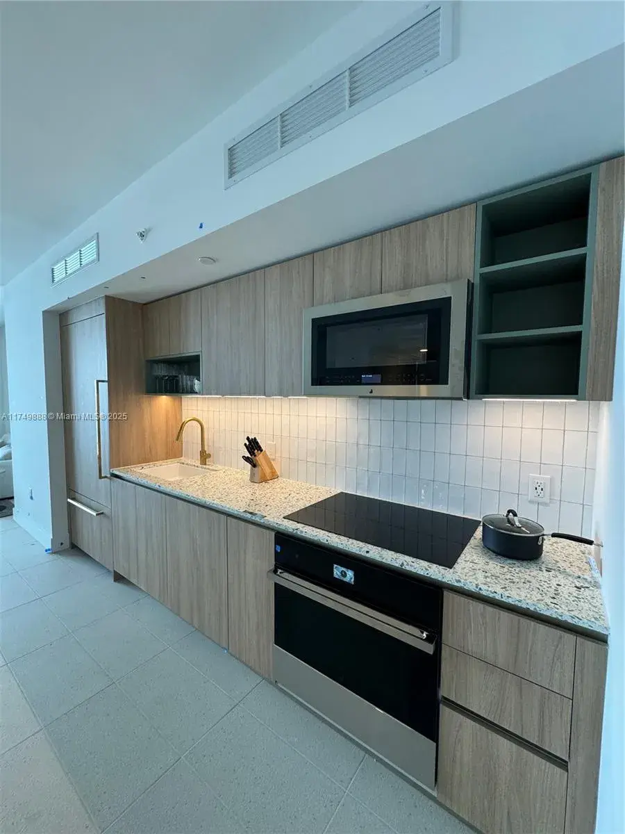 601 NE 1st Ave # 2615, Miami FL 33132