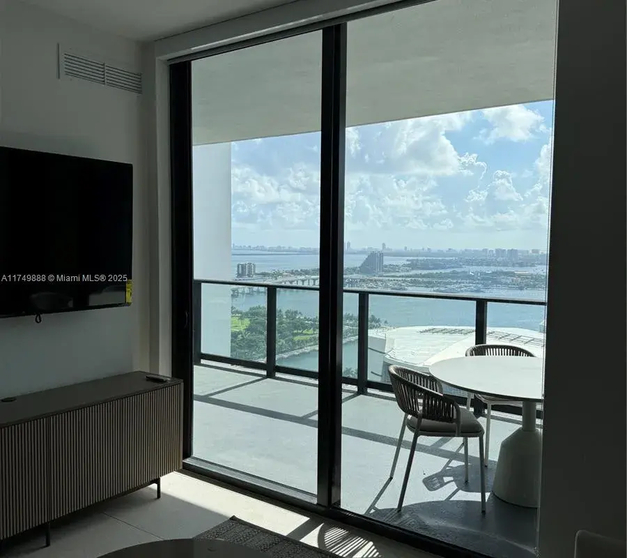 601 NE 1st Ave # 2615, Miami FL 33132