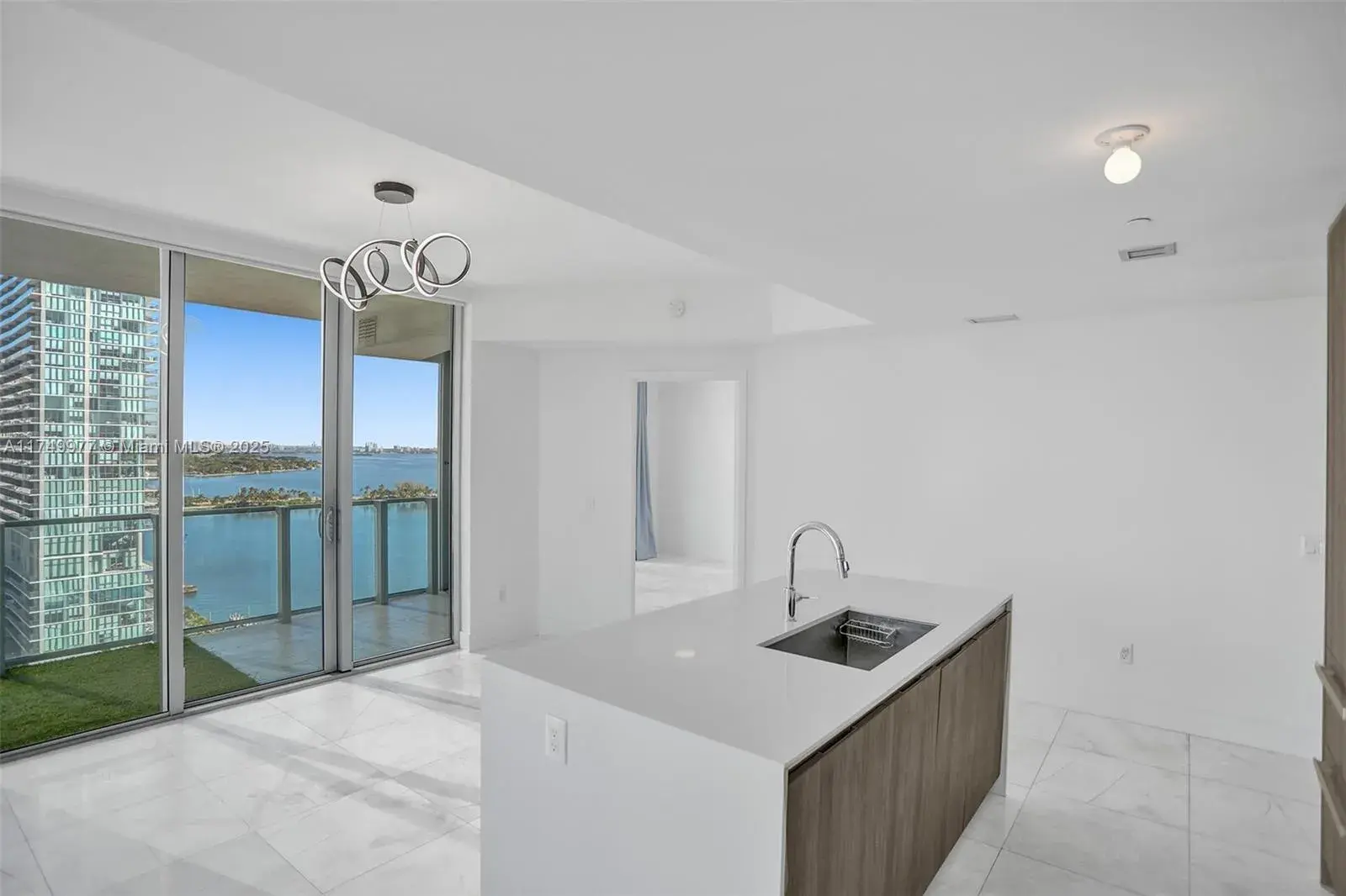 2 bedroom 2 bath Residential for sale at 2900 NE 7th Ave # 1601, Miami FL 33137