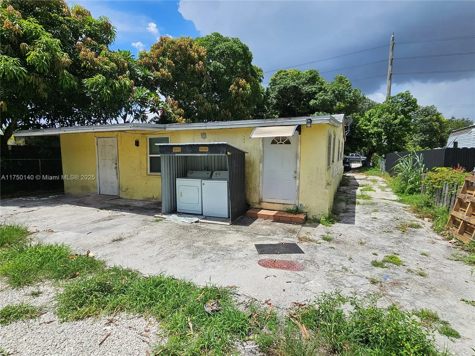 9333 NW 5th Ave, Miami FL 33150