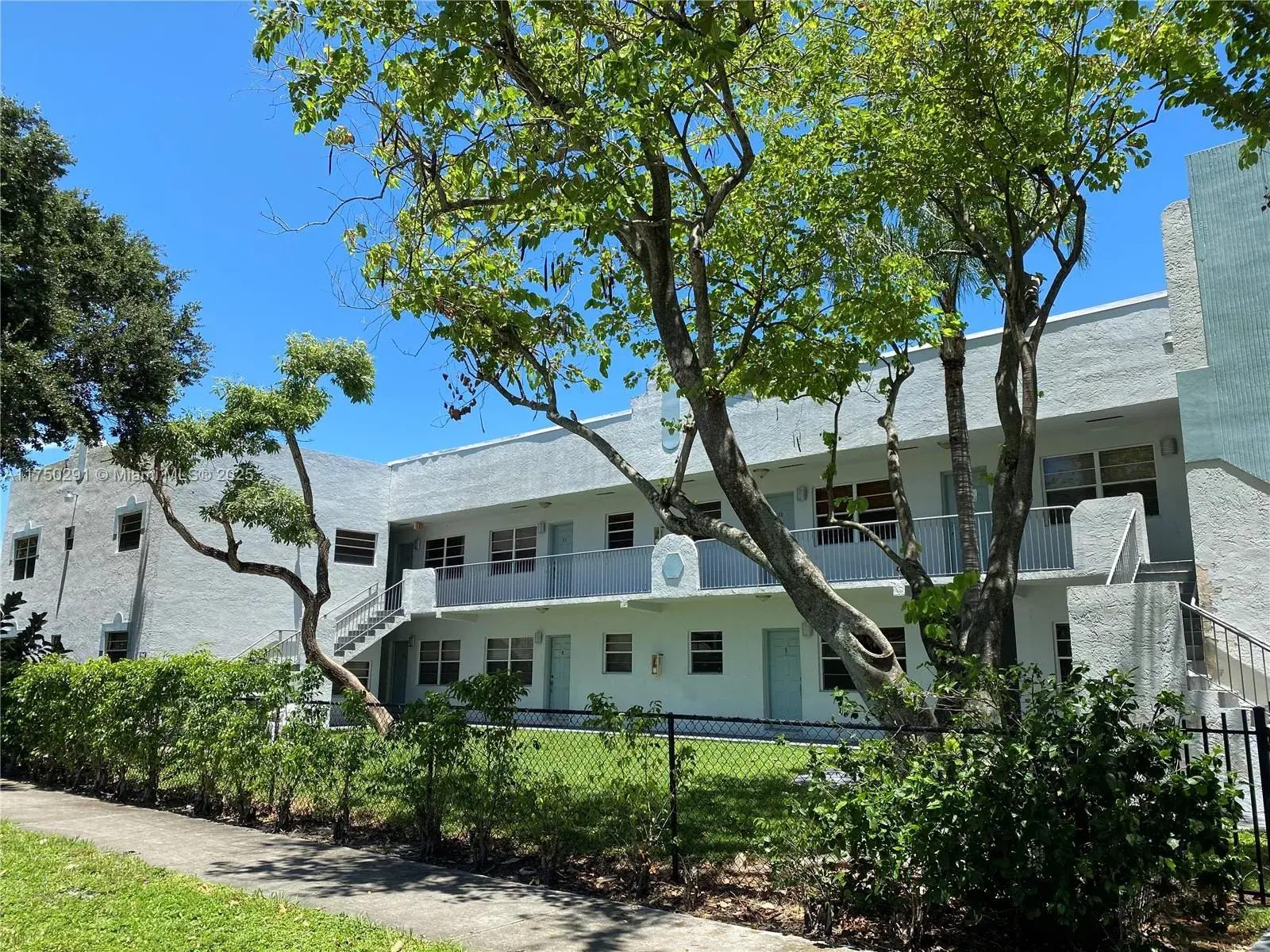 1 bedroom 1 bath Residential Lease for rent at 1925 Madison St # 11, Hollywood FL 33020