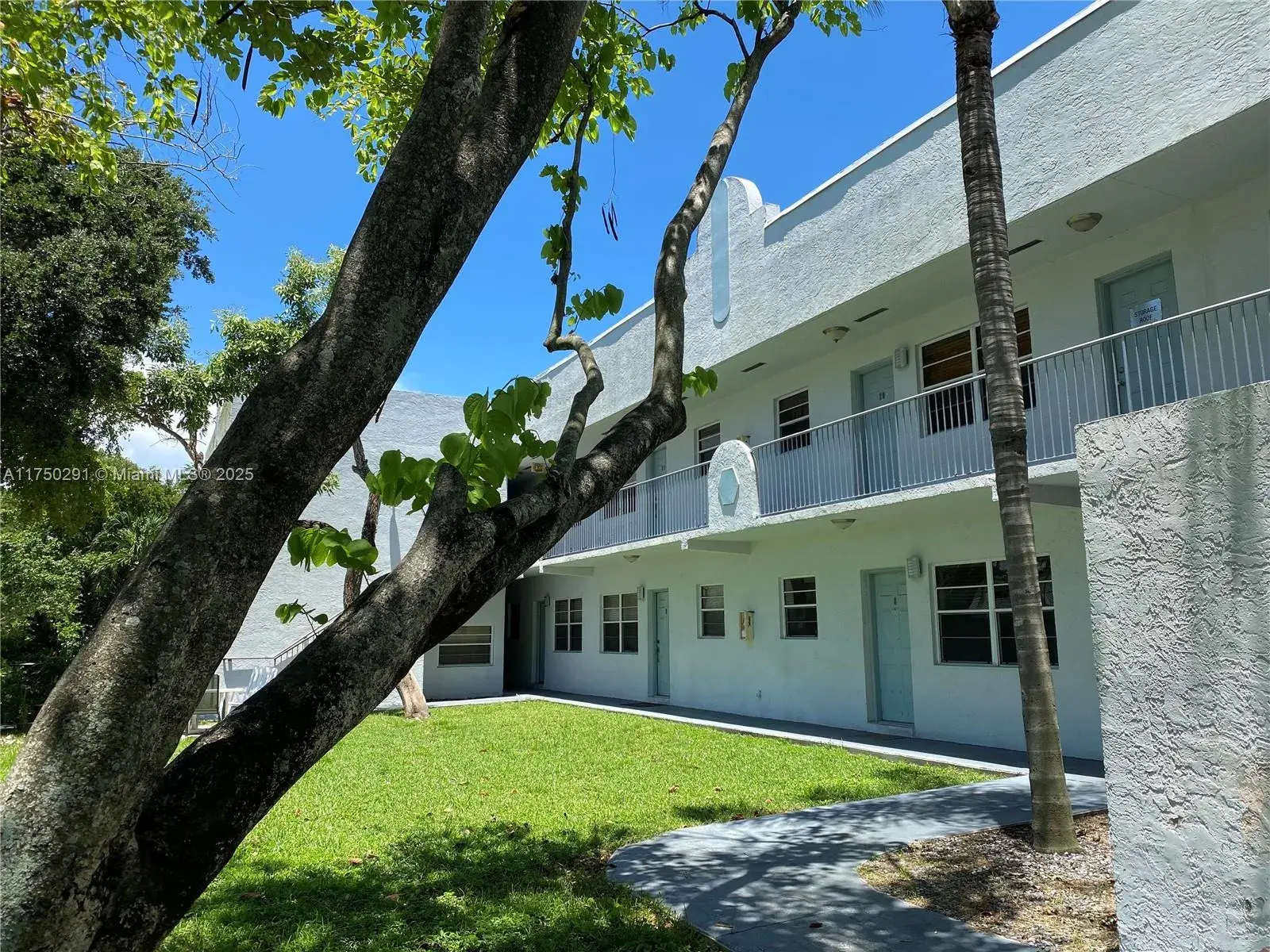 1925 Madison St # 11, Hollywood FL 33020
