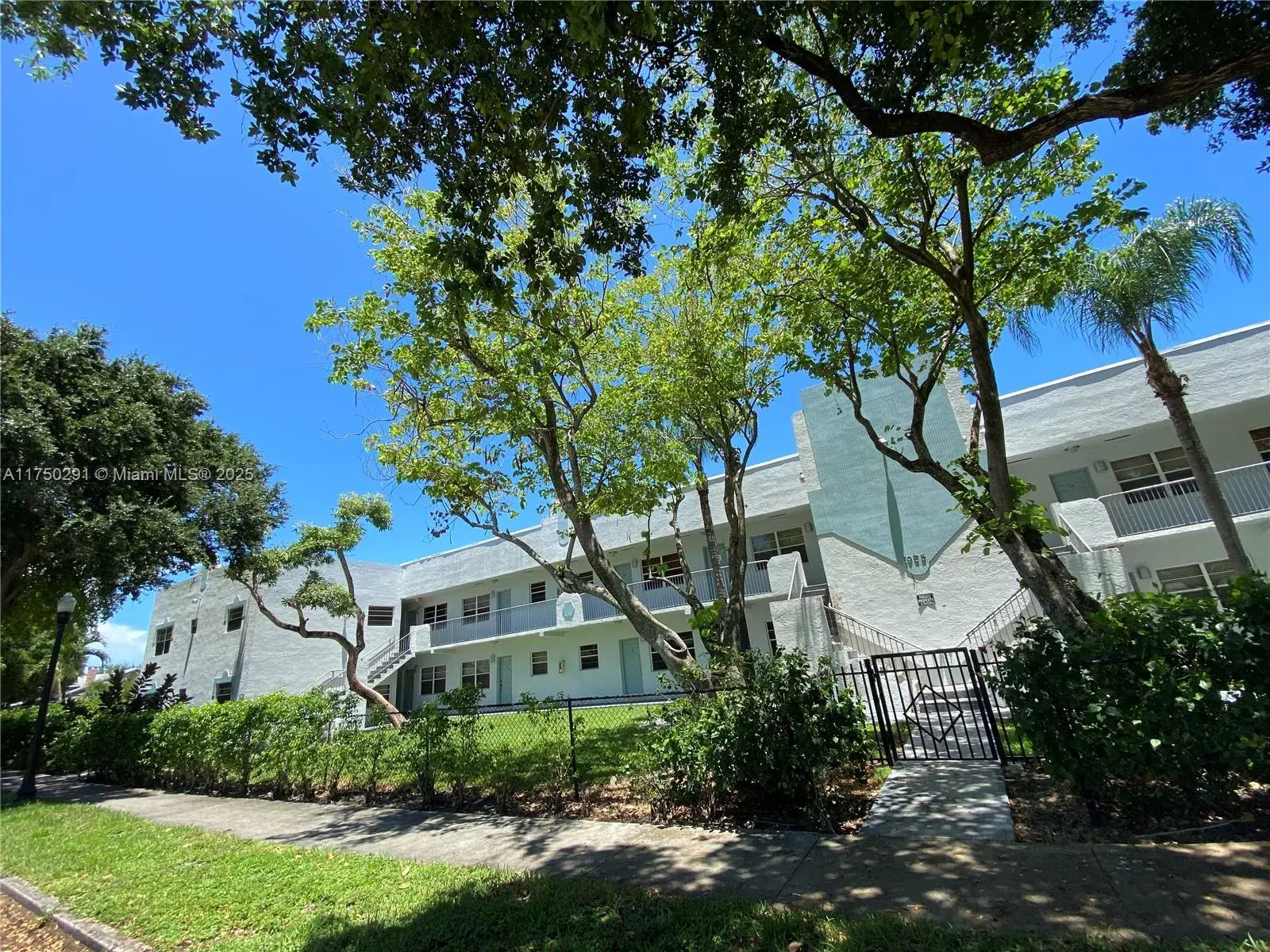 1925 Madison St # 11, Hollywood FL 33020