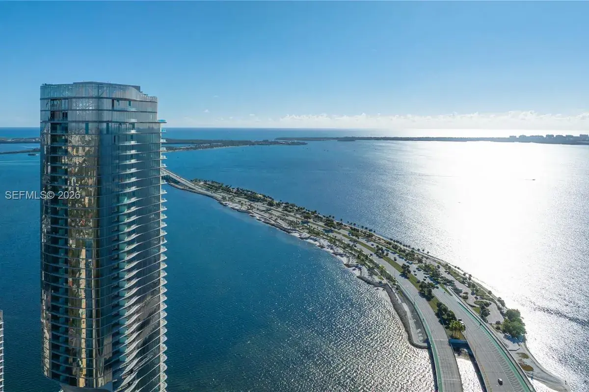 175 SE 25 RD # 3902, Miami FL 33129