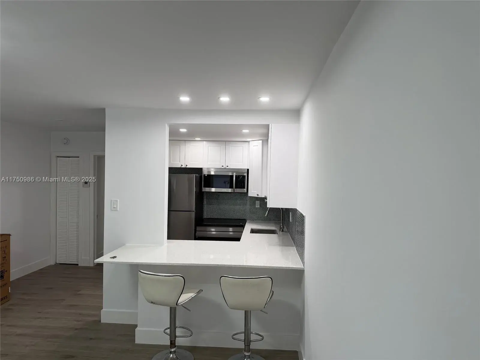 1 bedroom 1 bath Residential for sale at 926 Michigan Ave # 12, Miami Beach FL 33139